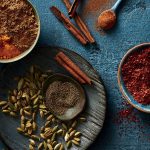 تصویر ادویه در بشقاب